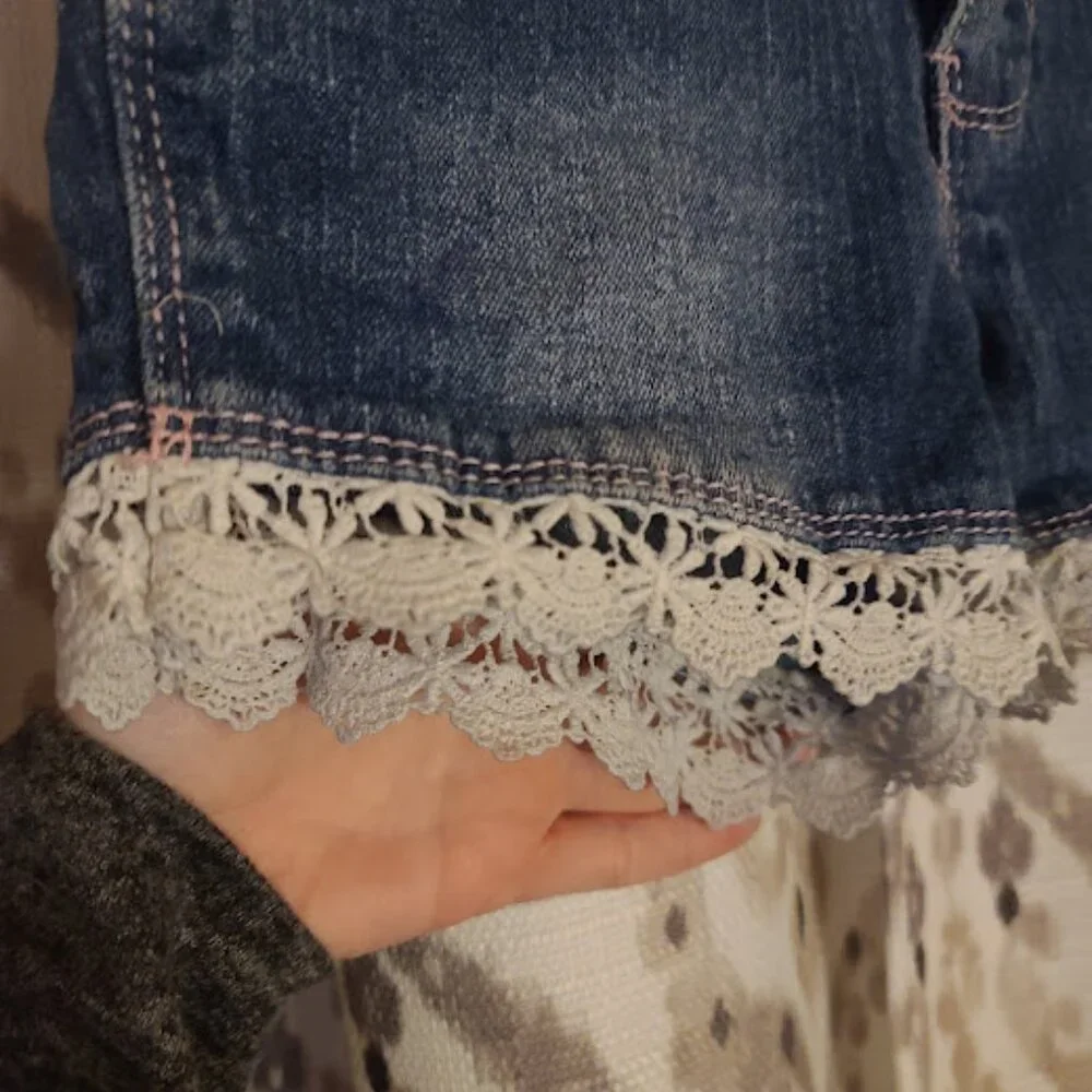Free Planet Girls Shorts - Picture 2 of 5